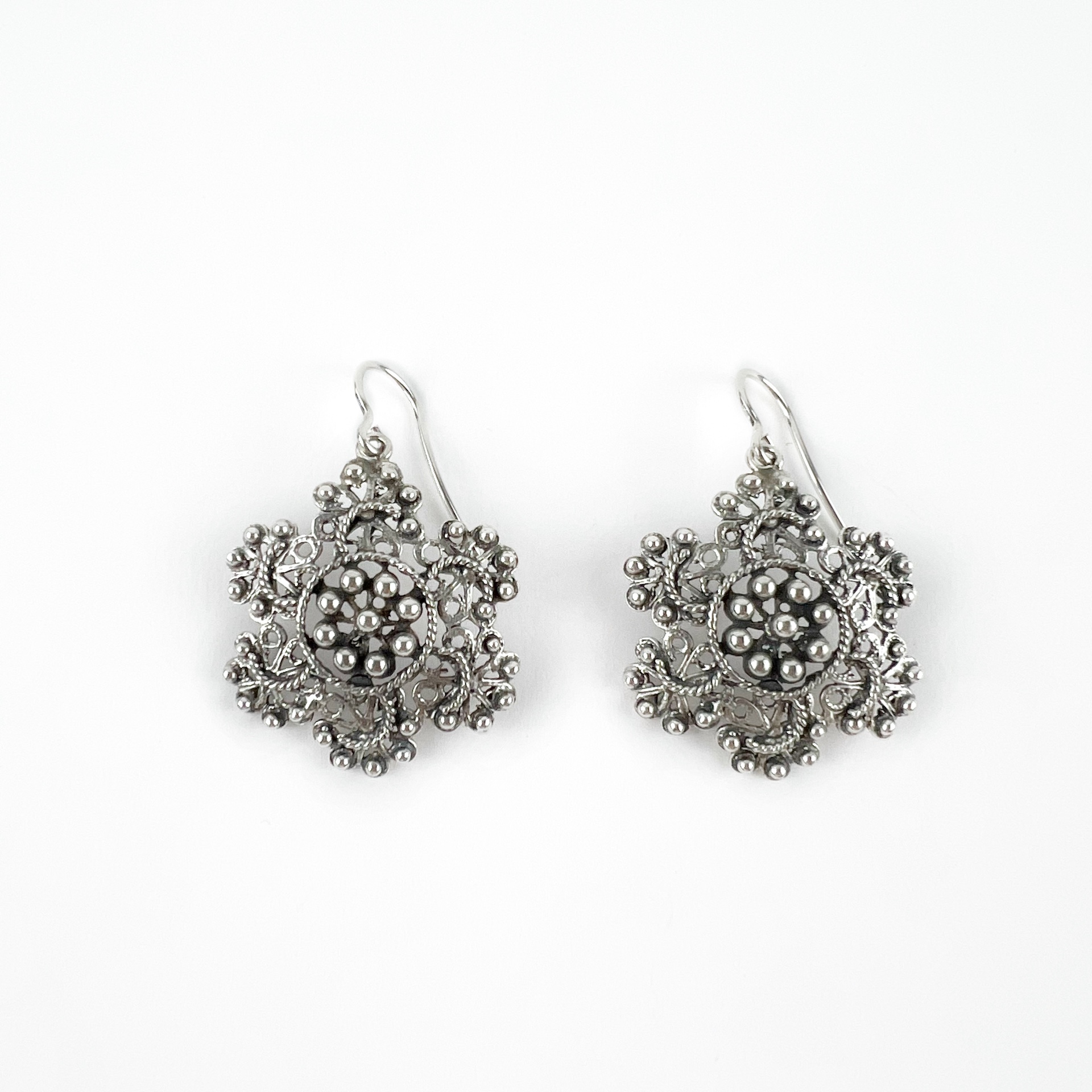 Pendientes Romanos Pequeños "Camelia"
